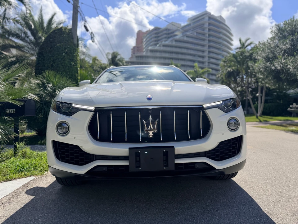 2017 Maserati Levante - Image 9 of 31