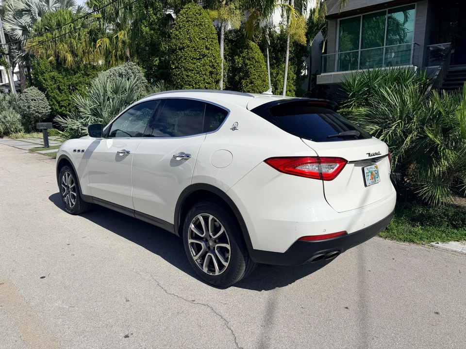 2017 Maserati Levante - Image 20 of 31
