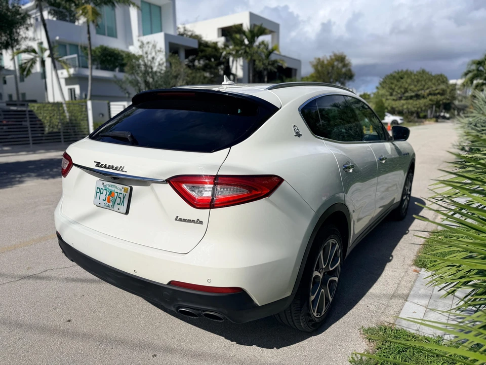 2017 Maserati Levante - Image 22 of 31
