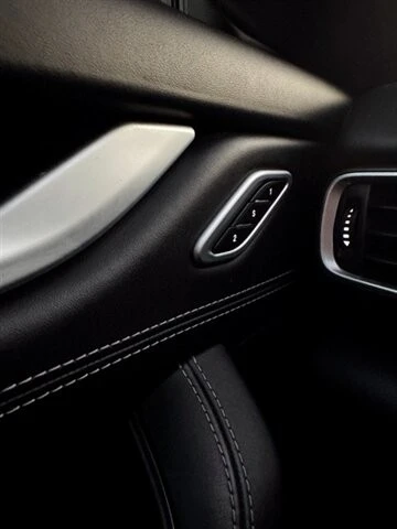 2017 Maserati Levante - Image 16 of 31