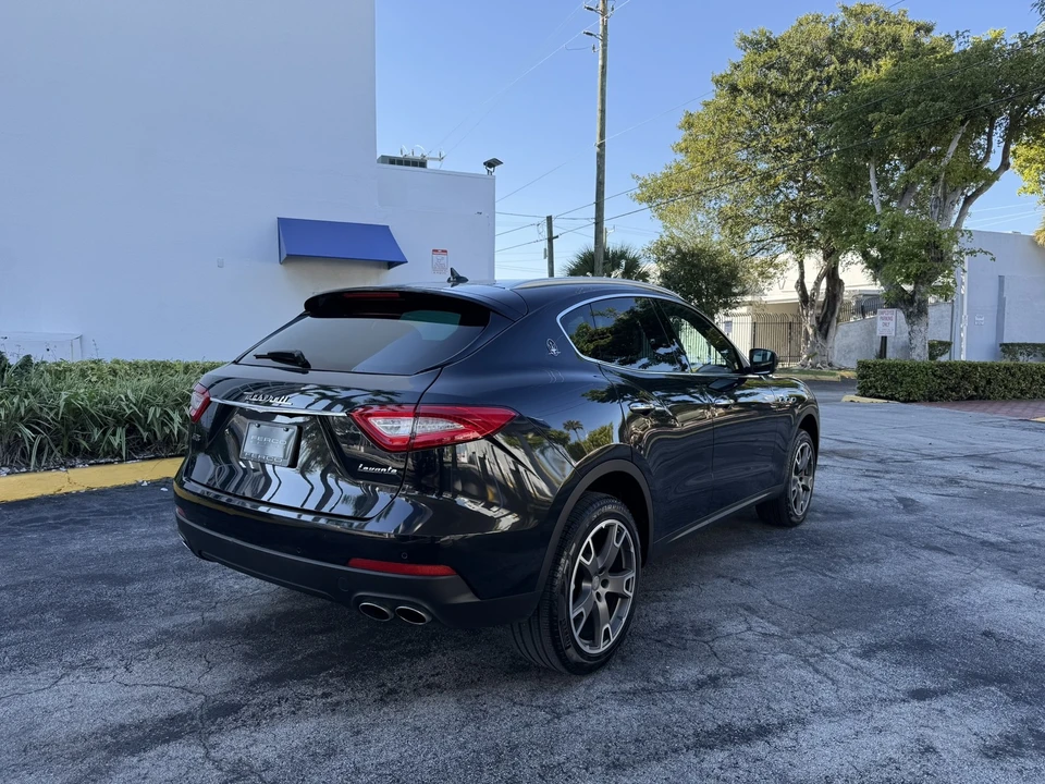 2017 Maserati Levante - Image 5 of 20