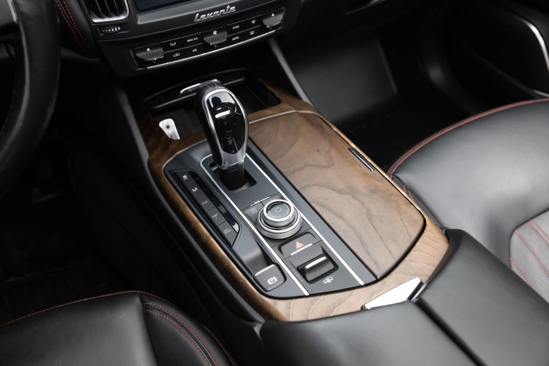 2017 Maserati Levante - Image 16 of 21