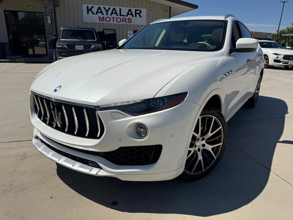 2017 Maserati Levante - Image 2 of 25