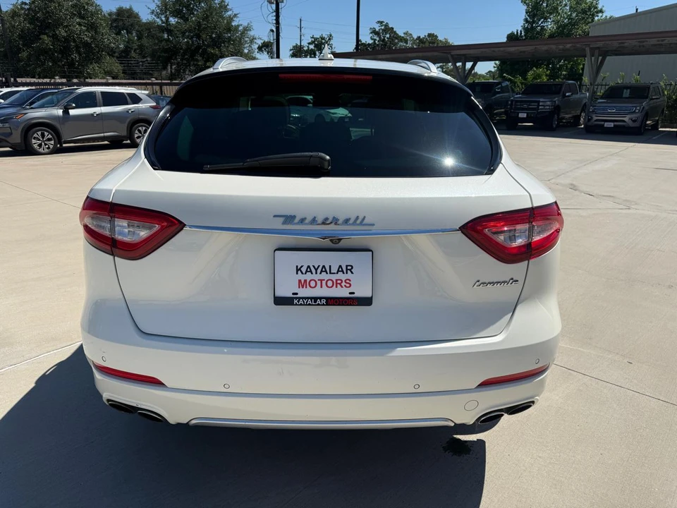 2017 Maserati Levante - Image 6 of 25