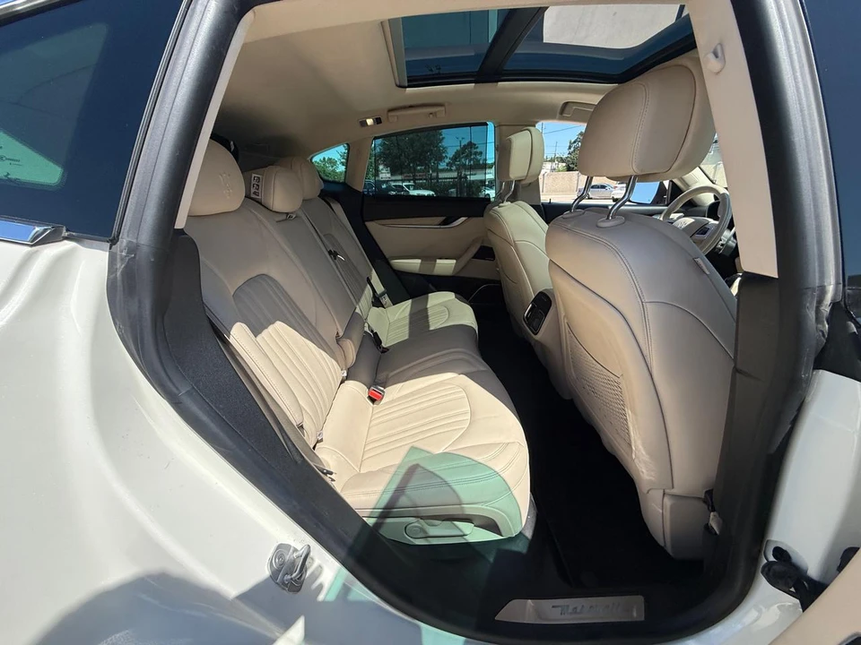 2017 Maserati Levante - Image 16 of 25