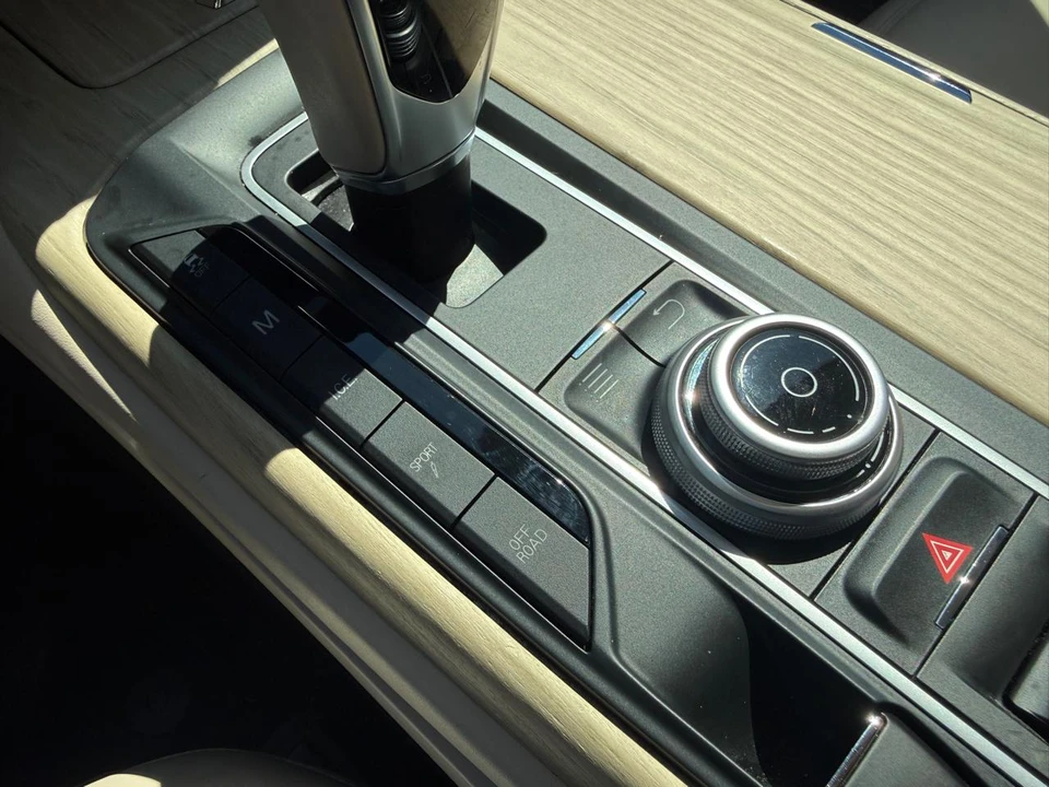2017 Maserati Levante - Image 22 of 25