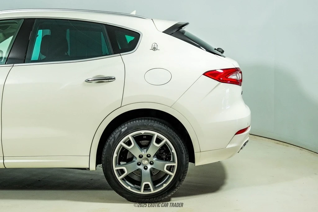 2017 Maserati Levante - Image 5 of 12
