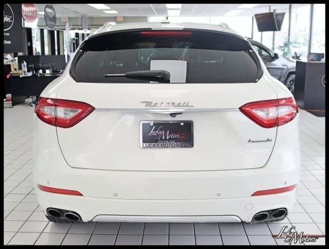 2017 Maserati Levante - Image 11 of 12