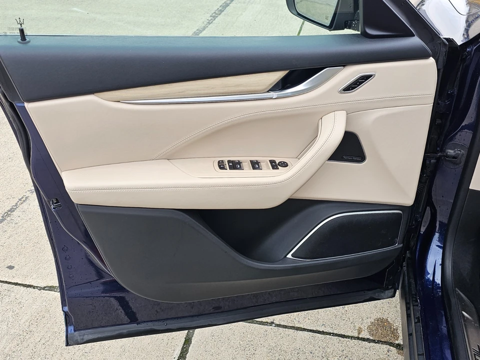 2017 Maserati Levante - Image 9 of 21