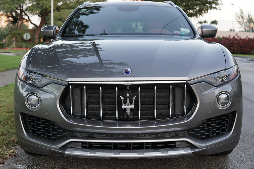 2017 Maserati Levante - Image 2 of 5