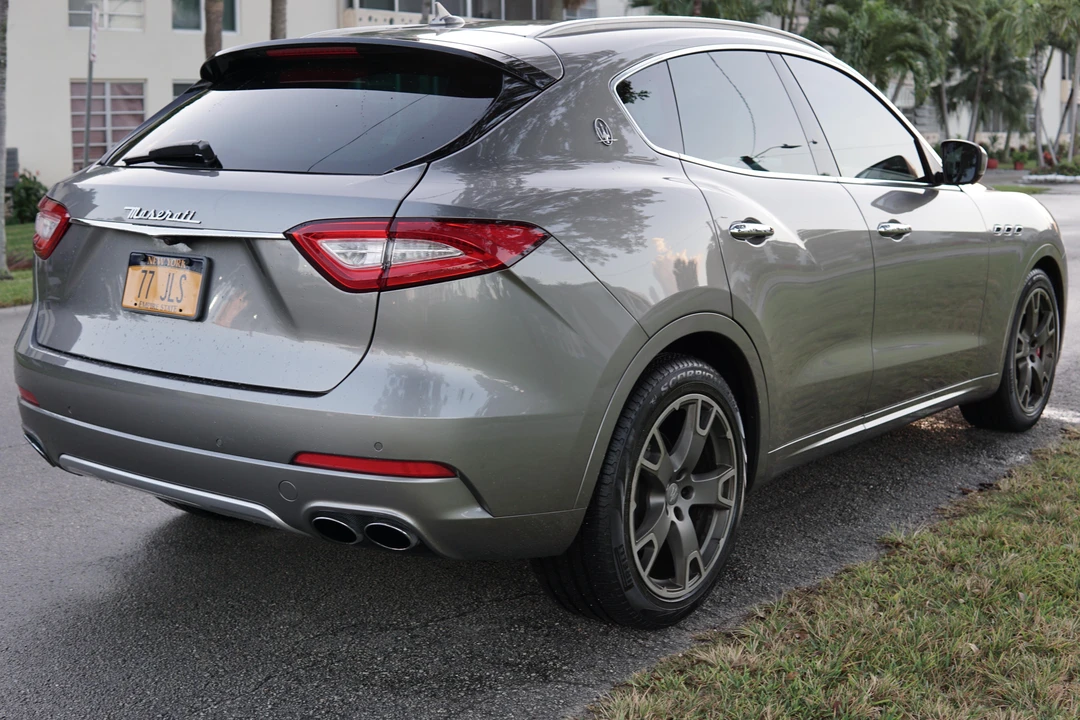 2017 Maserati Levante - Image 4 of 5