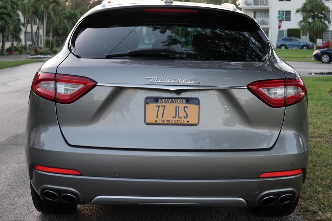 2017 Maserati Levante - Image 5 of 5