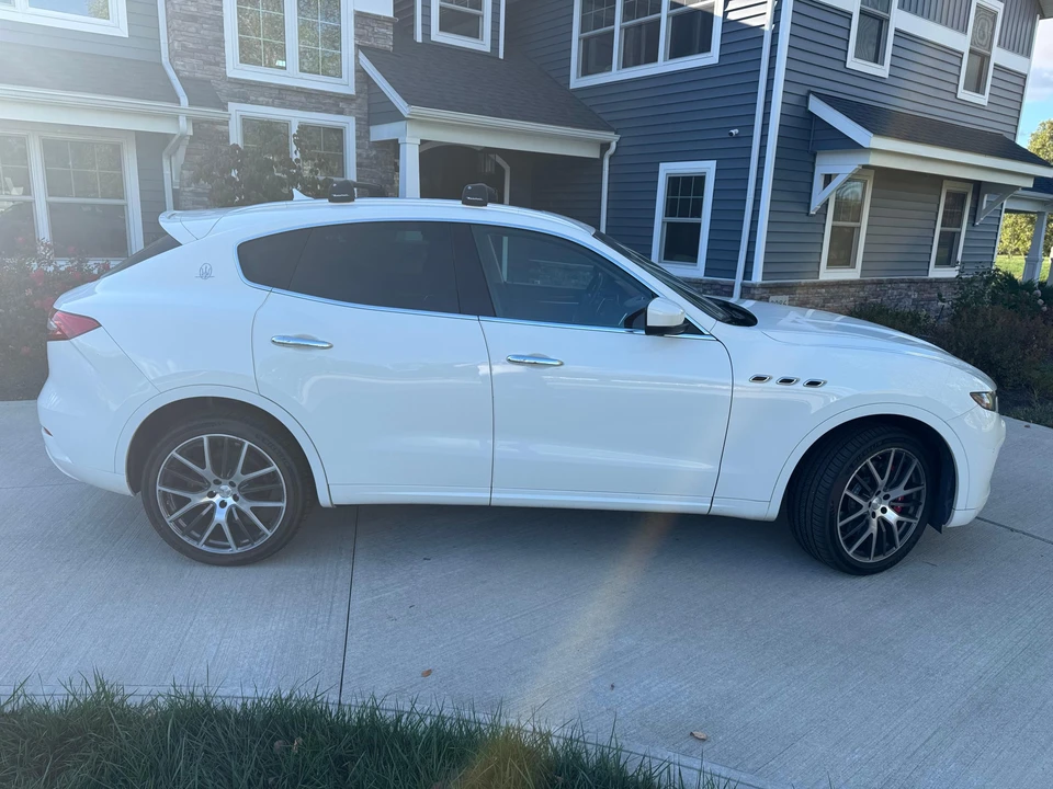 2017 Maserati Levante - Image 22 of 28
