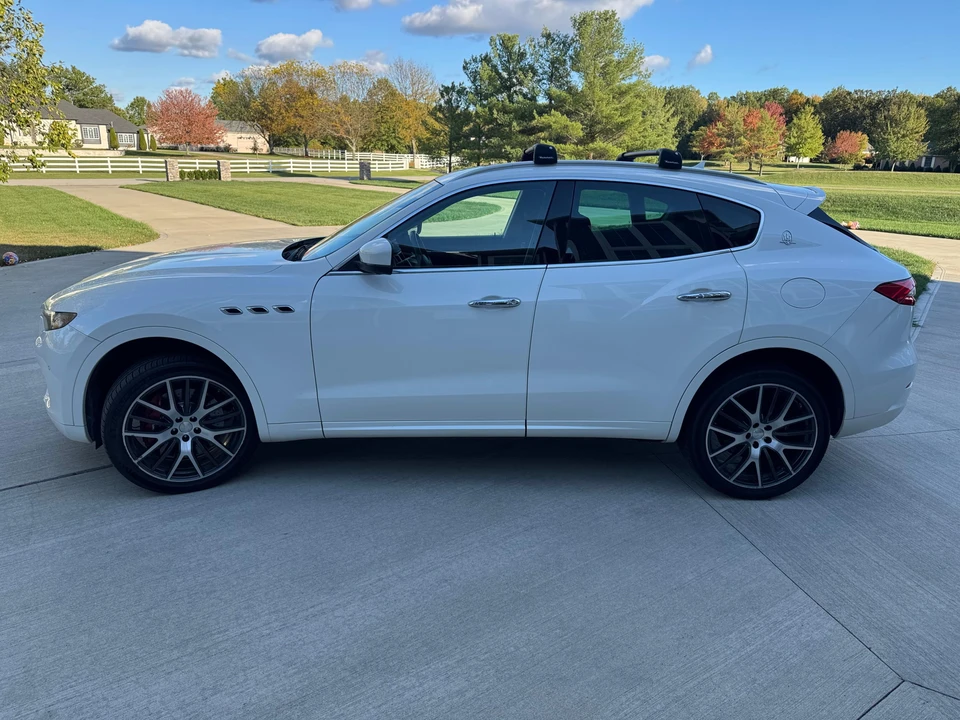 2017 Maserati Levante - Image 15 of 28