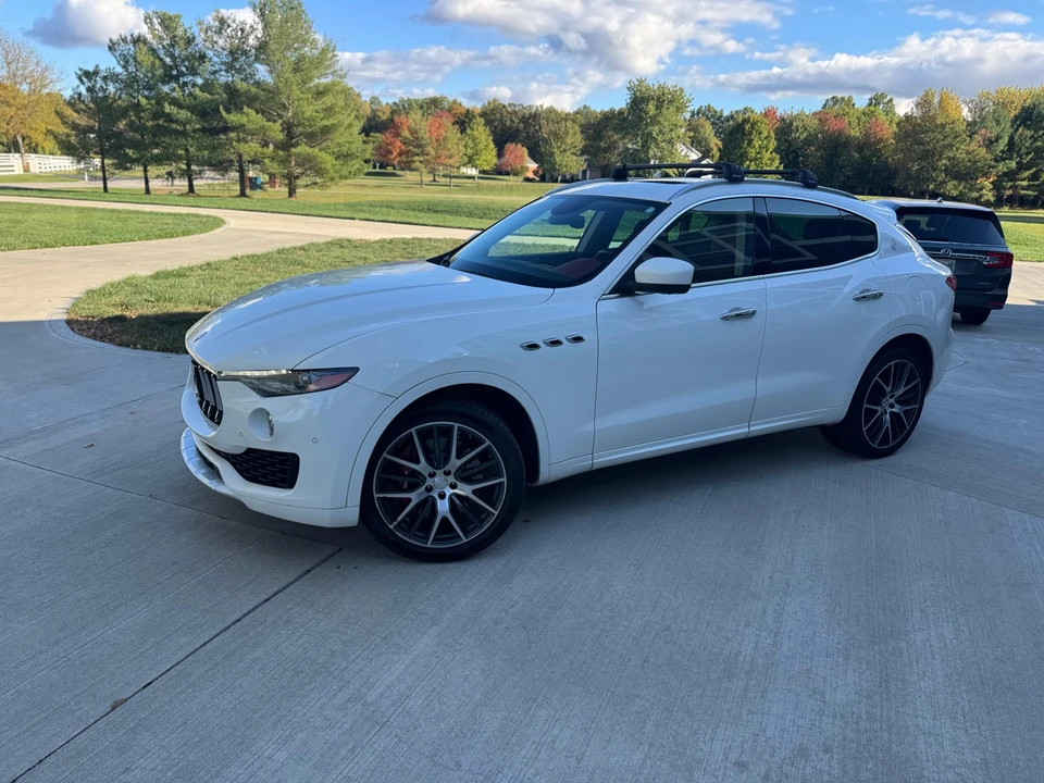 2017 Maserati Levante - Image 14 of 28