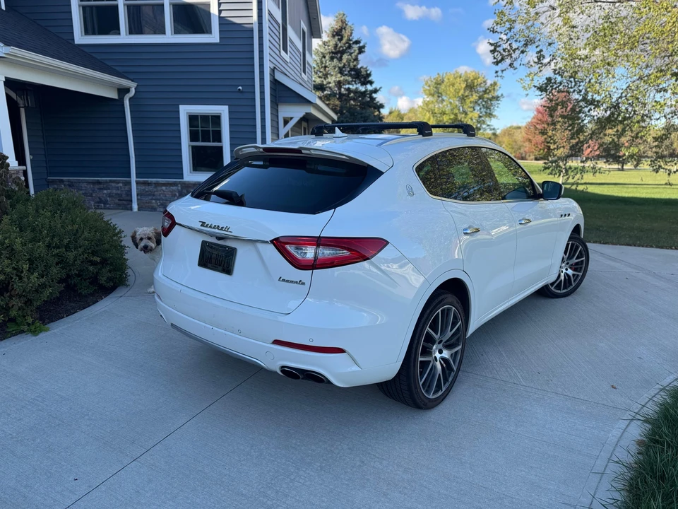 2017 Maserati Levante - Image 19 of 28