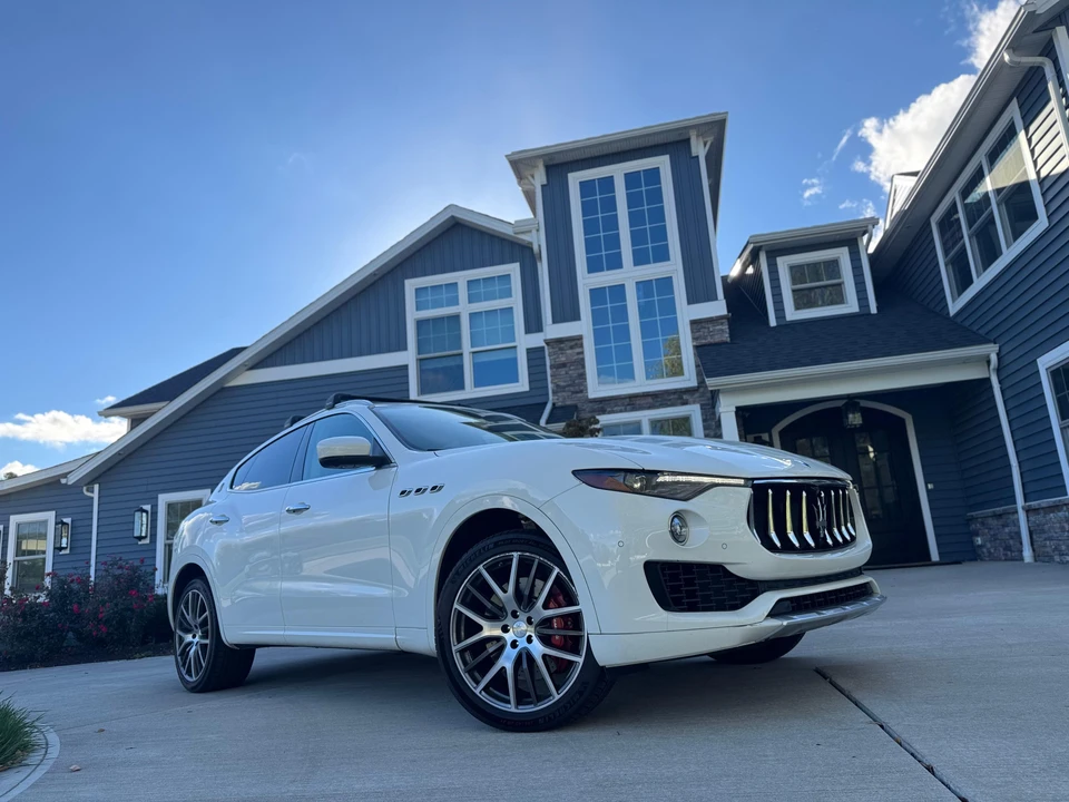 2017 Maserati Levante - Image 27 of 28