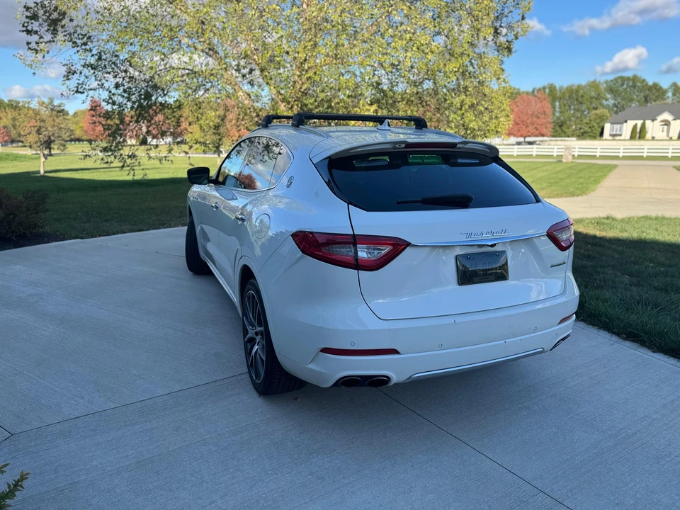 2017 Maserati Levante - Image 17 of 28