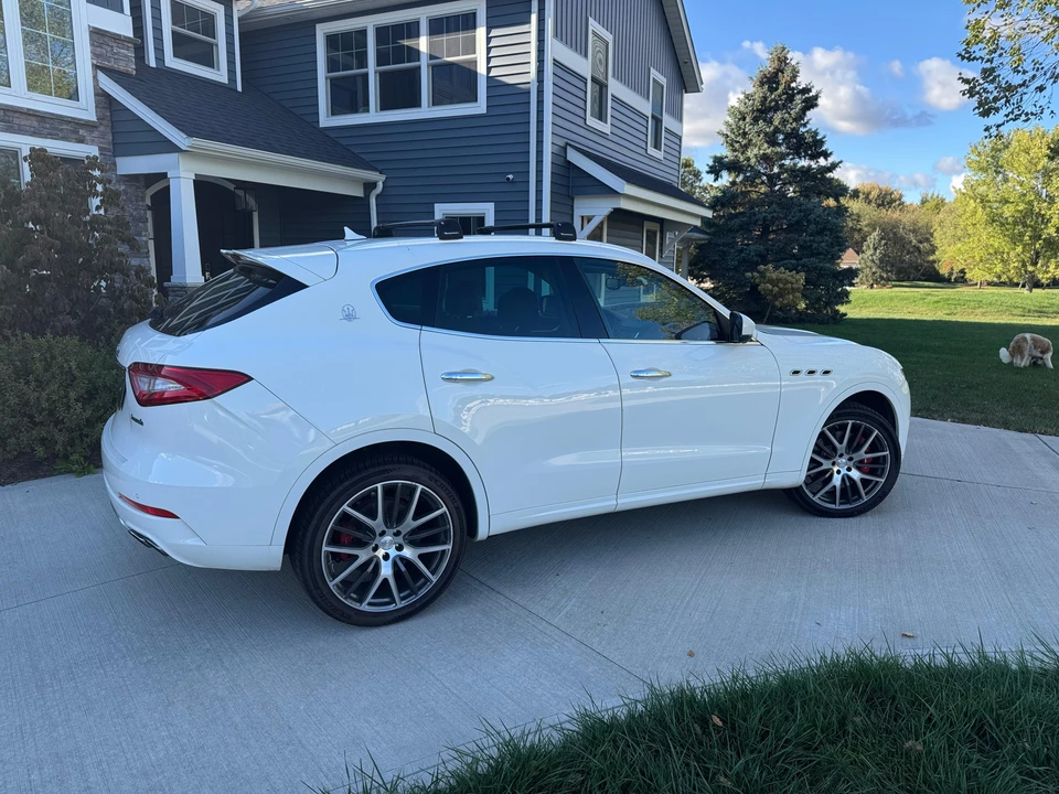 2017 Maserati Levante - Image 21 of 28