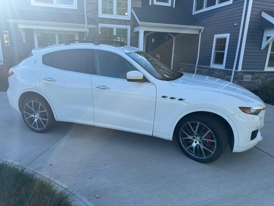 2017 Maserati Levante - Image 23 of 28