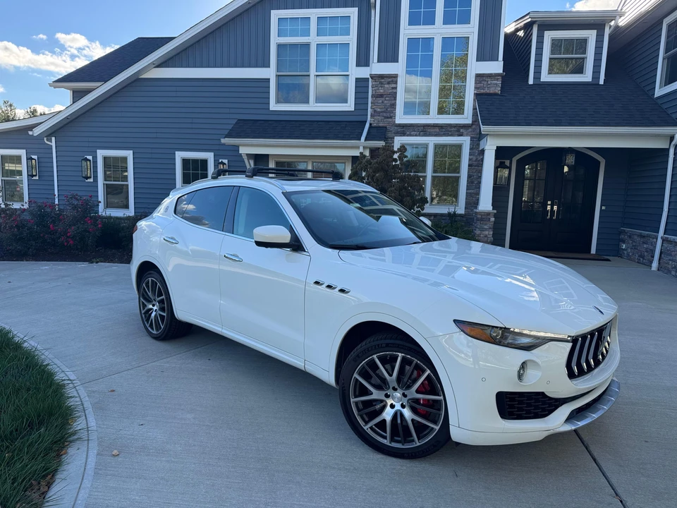 2017 Maserati Levante - Image 25 of 28