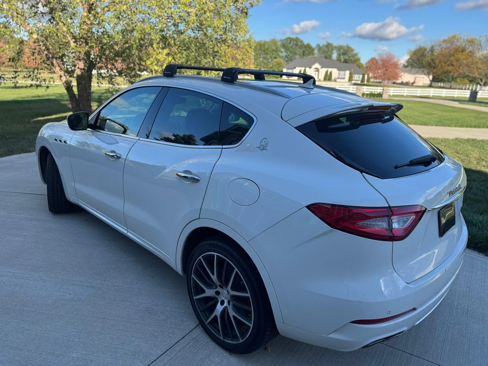 2017 Maserati Levante - Image 16 of 28
