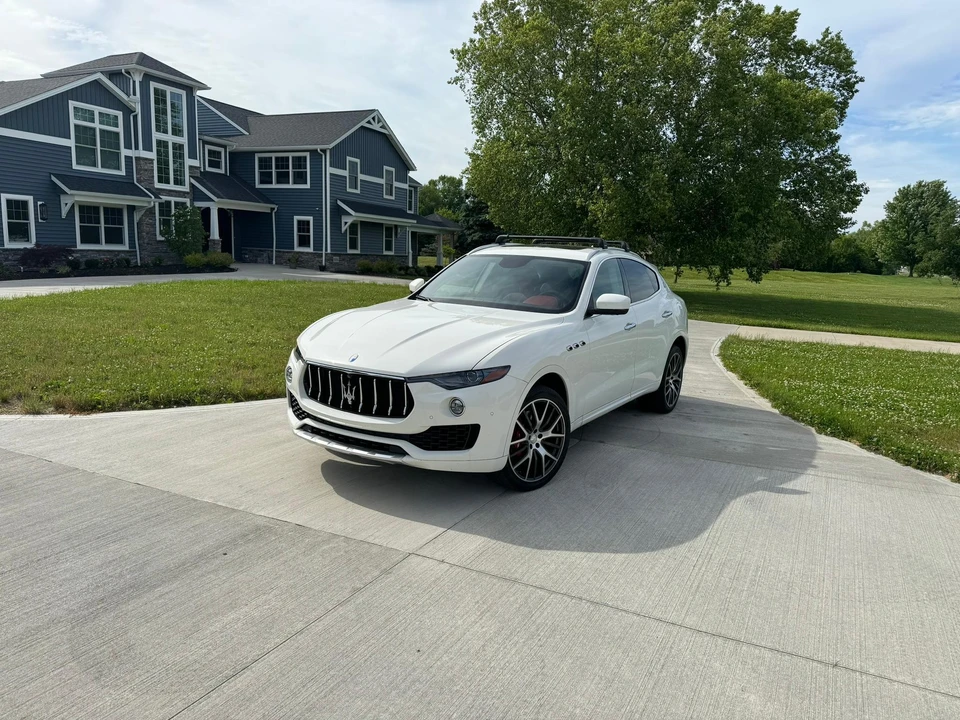 2017 Maserati Levante - Image 8 of 28