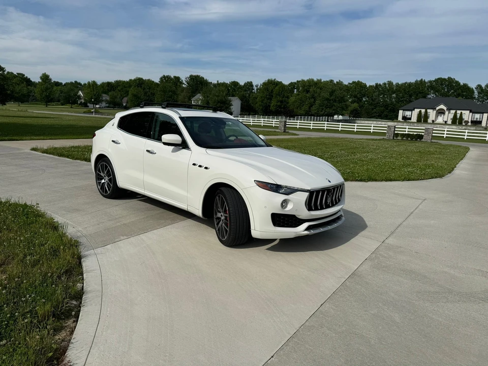 2017 Maserati Levante - Image 11 of 28