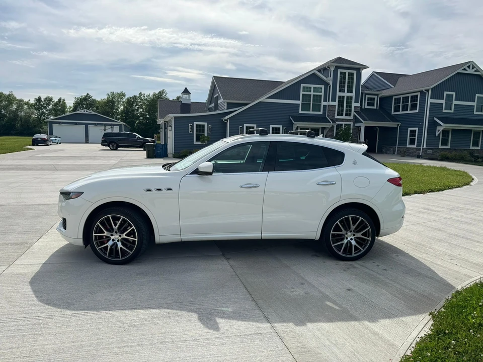 2017 Maserati Levante - Image 10 of 28