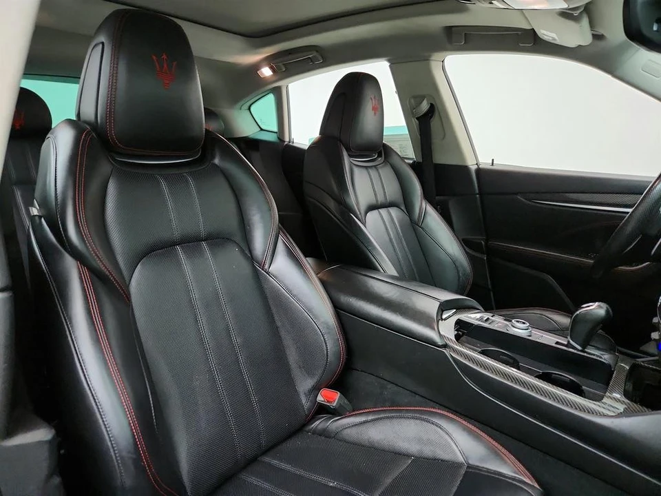 2017 Maserati Levante - Image 26 of 31