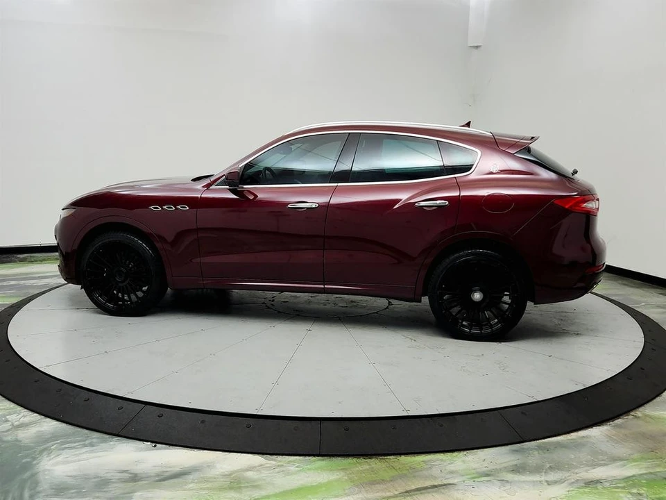 2017 Maserati Levante - Image 8 of 31