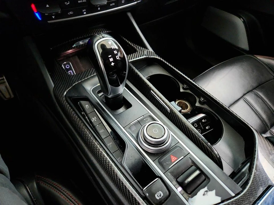 2017 Maserati Levante - Image 18 of 31