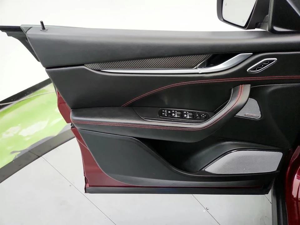 2017 Maserati Levante - Image 23 of 31