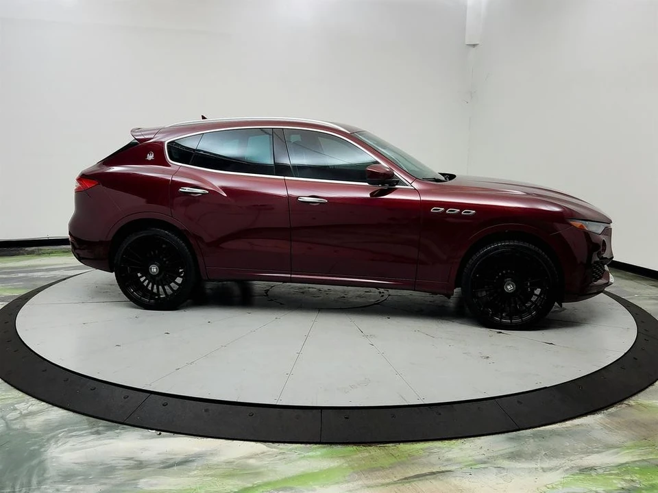 2017 Maserati Levante - Image 4 of 31