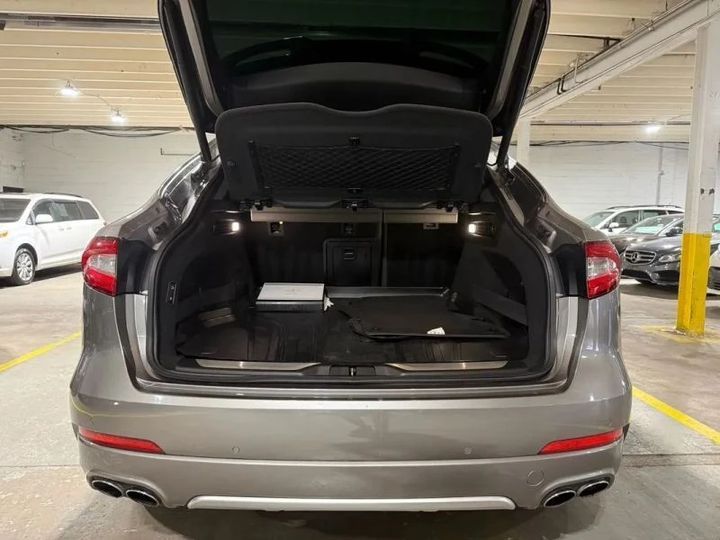 2017 Maserati Levante - Image 7 of 12