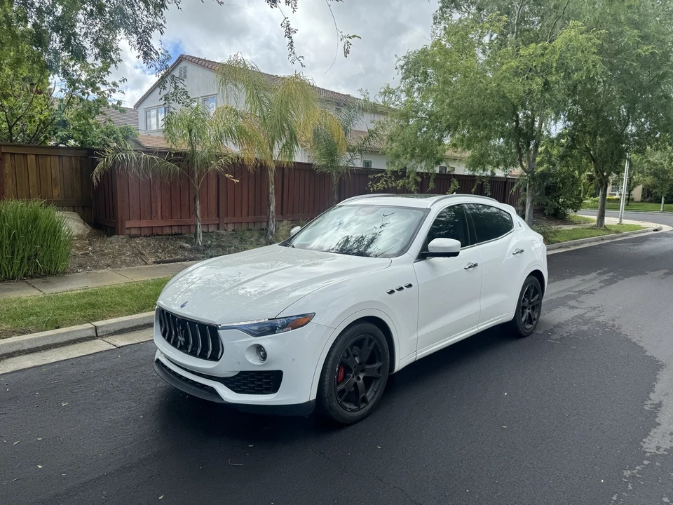 2017 Maserati Levante - Image 2 of 10