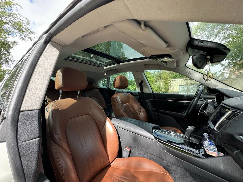 2017 Maserati Levante - Image 9 of 10