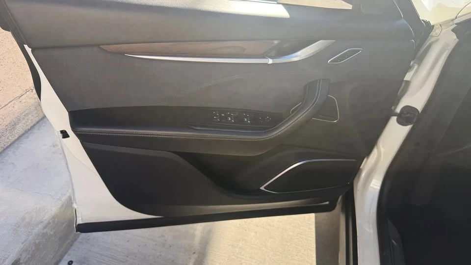 2017 Maserati Levante - Image 11 of 20