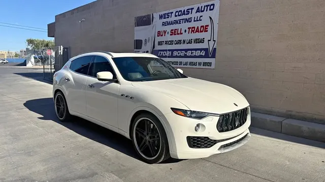 2017 Maserati Levante SQ4 Sport Utility 4D