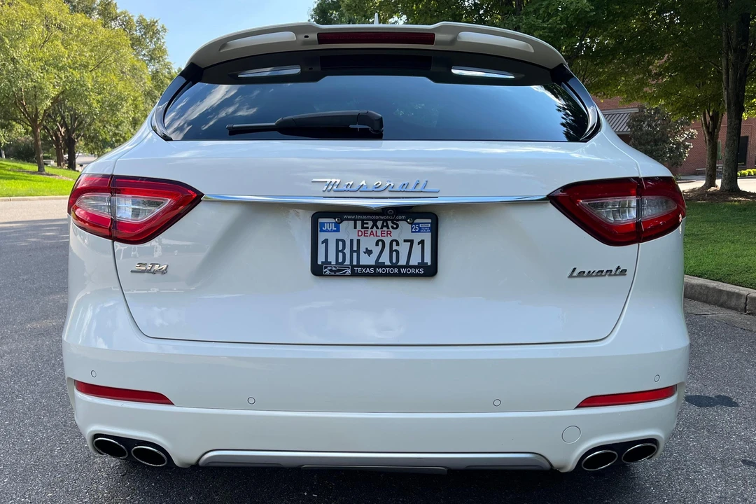 2017 Maserati Levante - Image 5 of 31