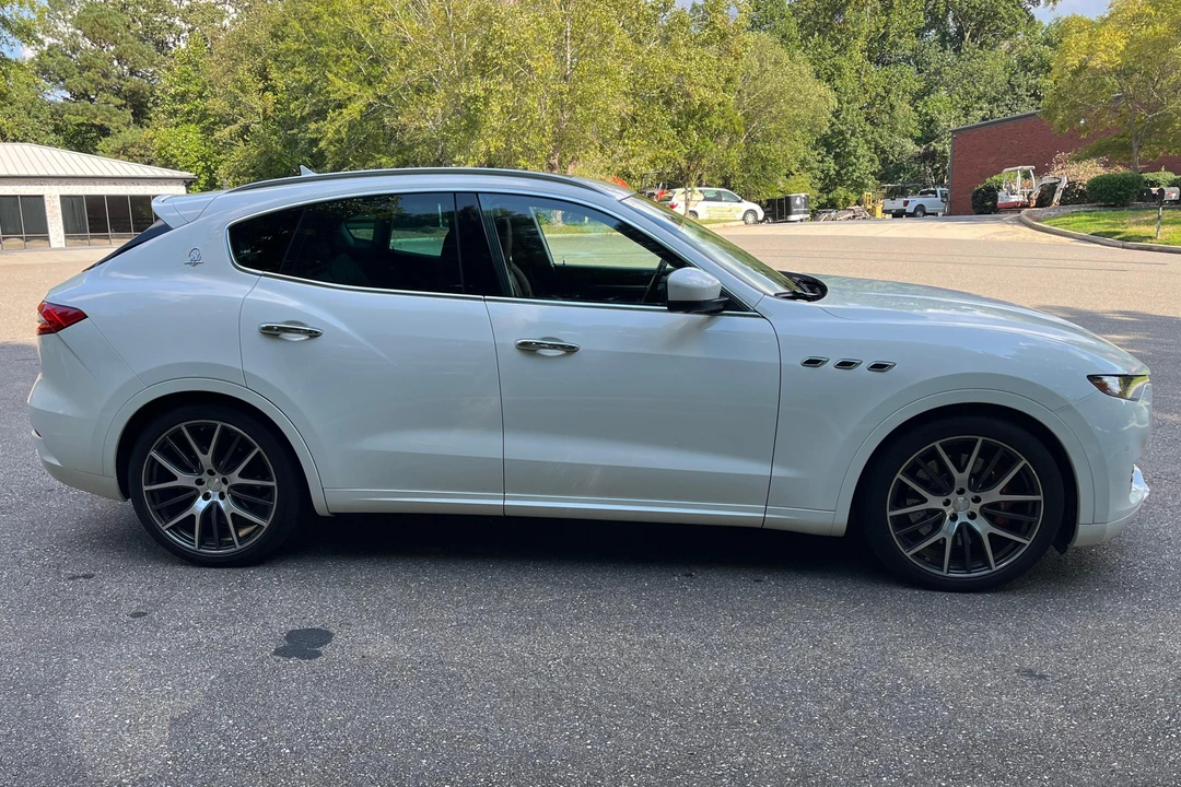 2017 Maserati Levante - Image 3 of 31