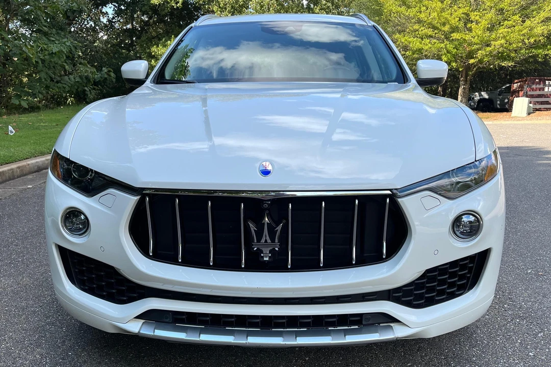 2017 Maserati Levante - Image 2 of 31