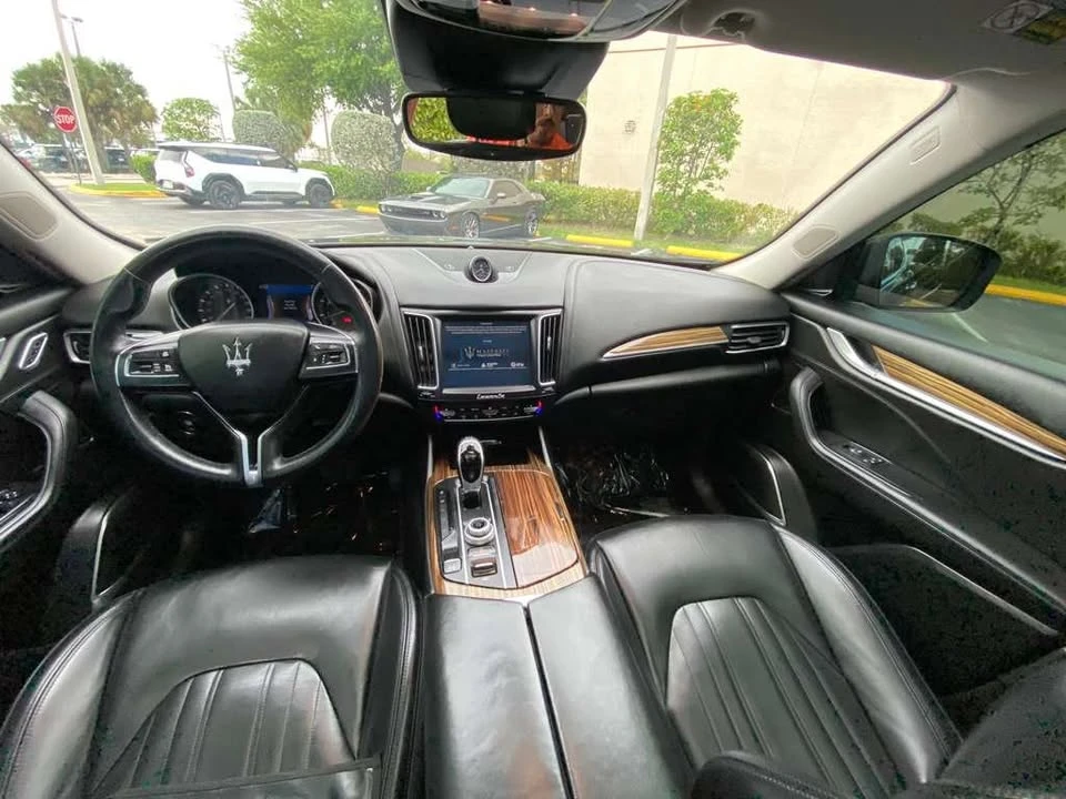 2017 Maserati Levante - Image 6 of 8