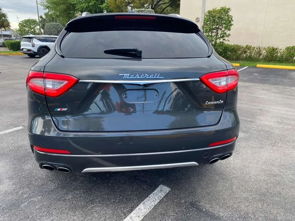 2017 Maserati Levante - Image 5 of 8