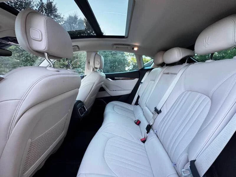 2017 Maserati Levante - Image 11 of 18
