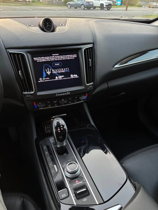 2017 Maserati Levante - Image 10 of 16