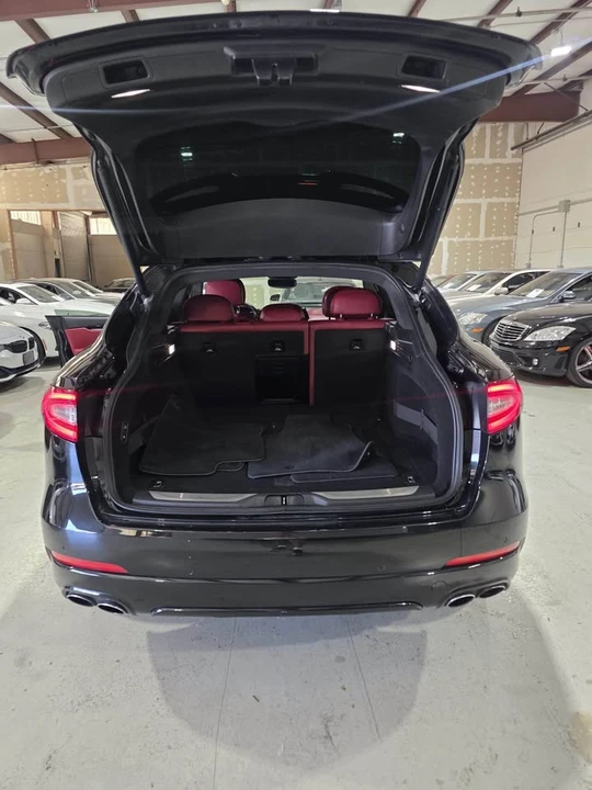 2017 Maserati Levante - Image 7 of 18
