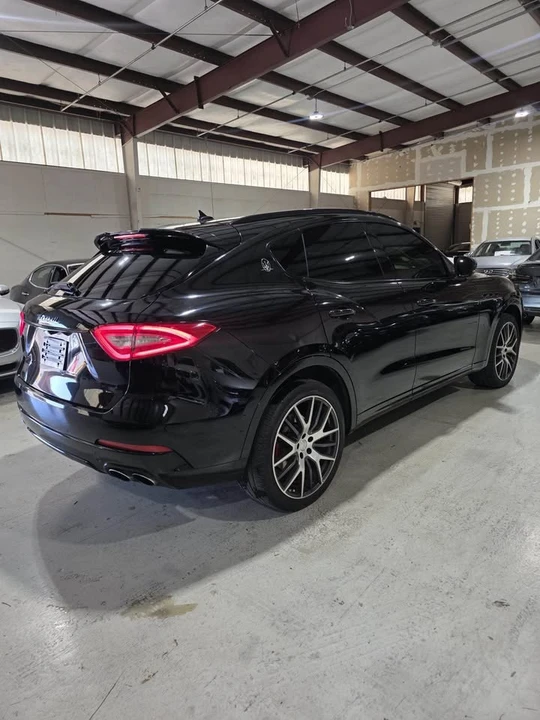 2017 Maserati Levante - Image 5 of 18