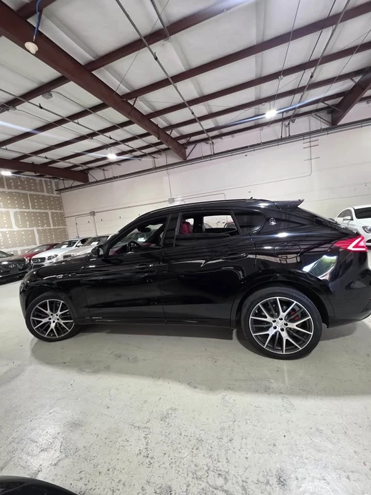 2017 Maserati Levante - Image 4 of 18