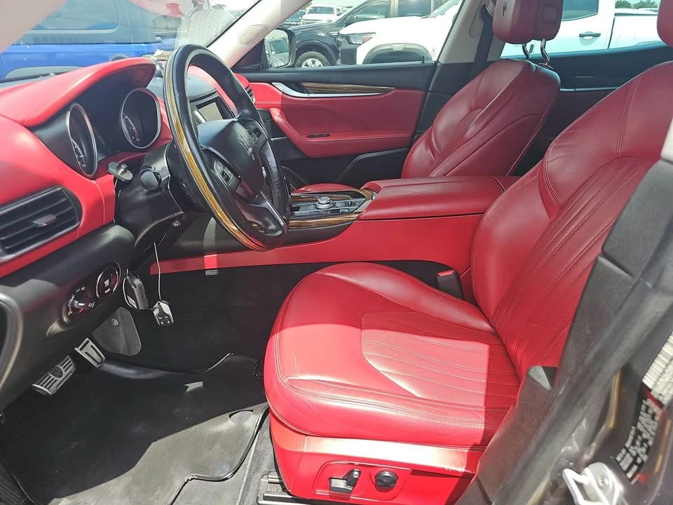 2017 Maserati Levante - Image 5 of 8